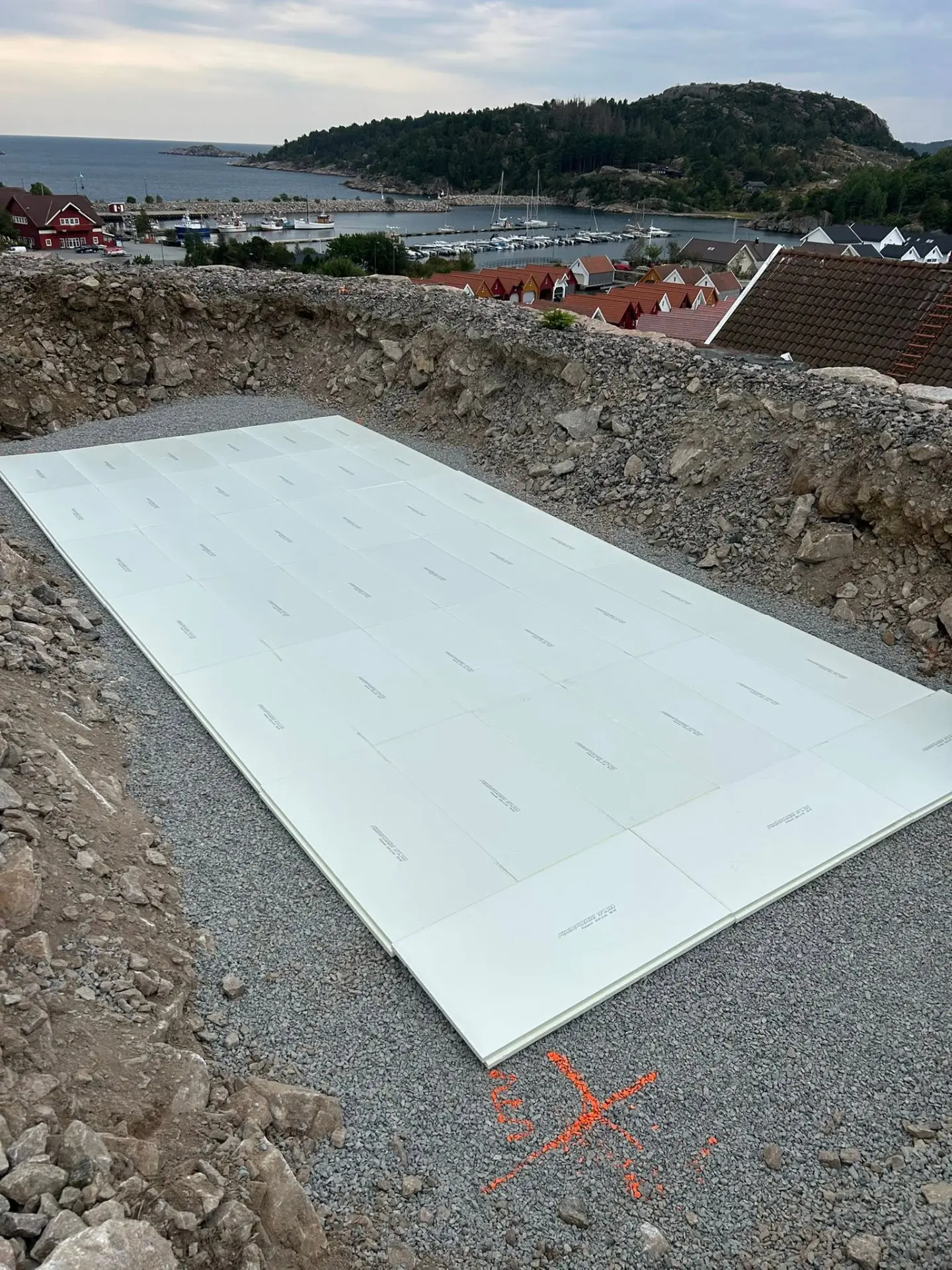 Hustomt med basseng i Njervåsen – bilde 7