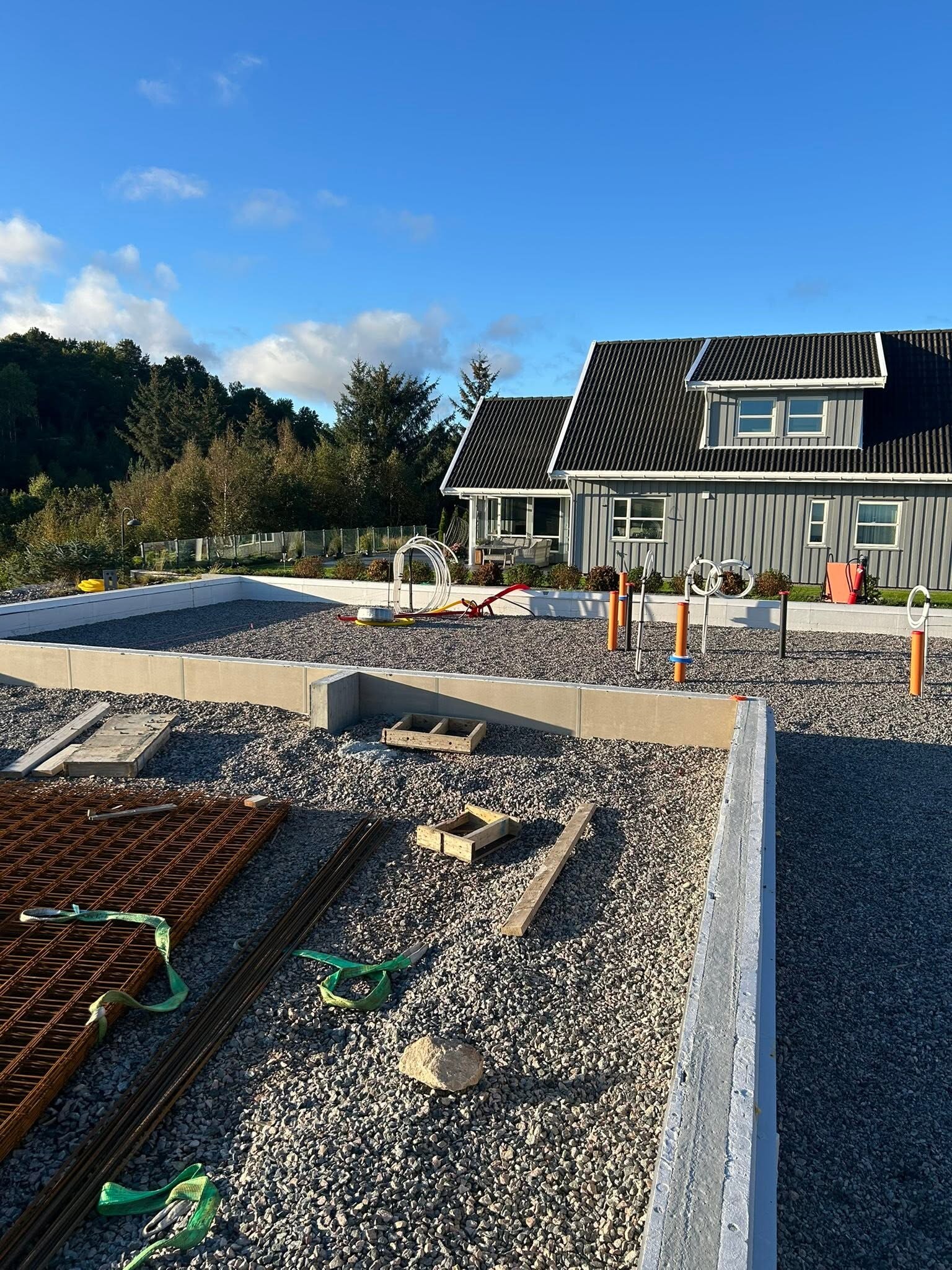 Hustomt med basseng i Njervåsen – bilde 5